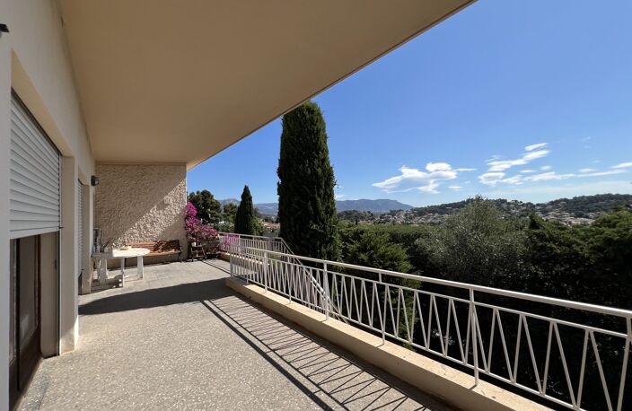 SPACIEUSE VILLA de 190 m² SIX FOURS LES PLAGES — photo 4