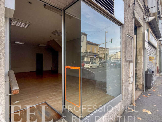 Local commercial avec vitrine - Rue Rouget de L'Isle à Auch — photo du bien