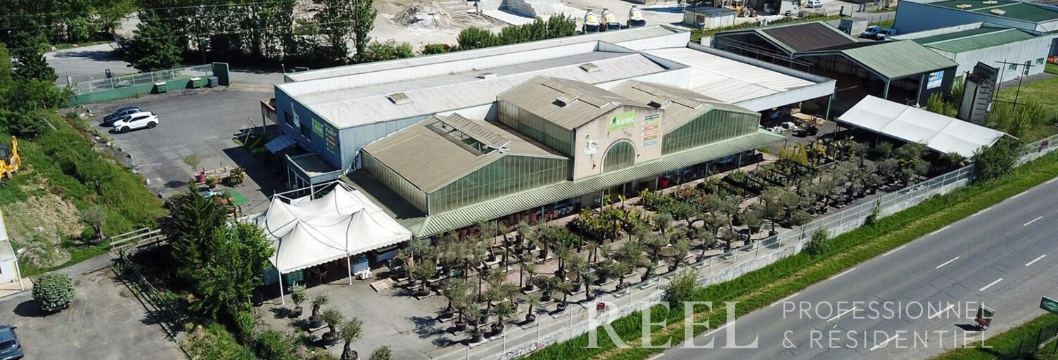 Commerce  2100 m² à louer à Auch (32000)