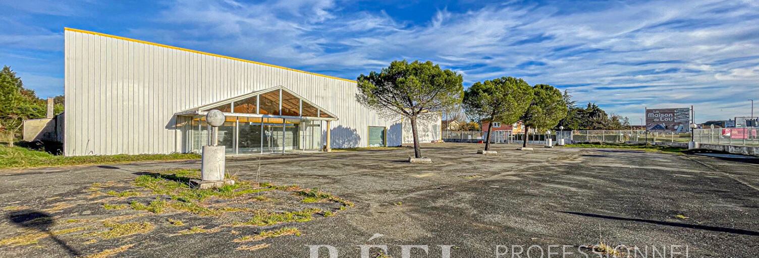 Commerce  3000 m² à vendre à Auch (32000)