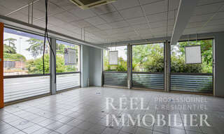 Commerce  300 m² à louer à Auch (32000)