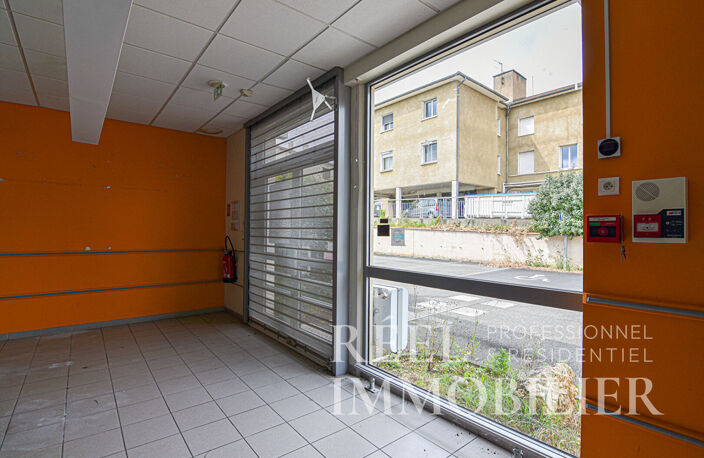 Local commercial de 300 m² /Emplacement stratégique avec forte visibilité à Auch — photo 4