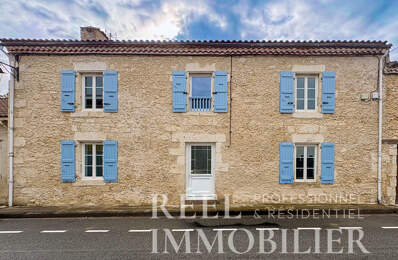 Maison de village en pierre avec jardin et piscine — photo du bien