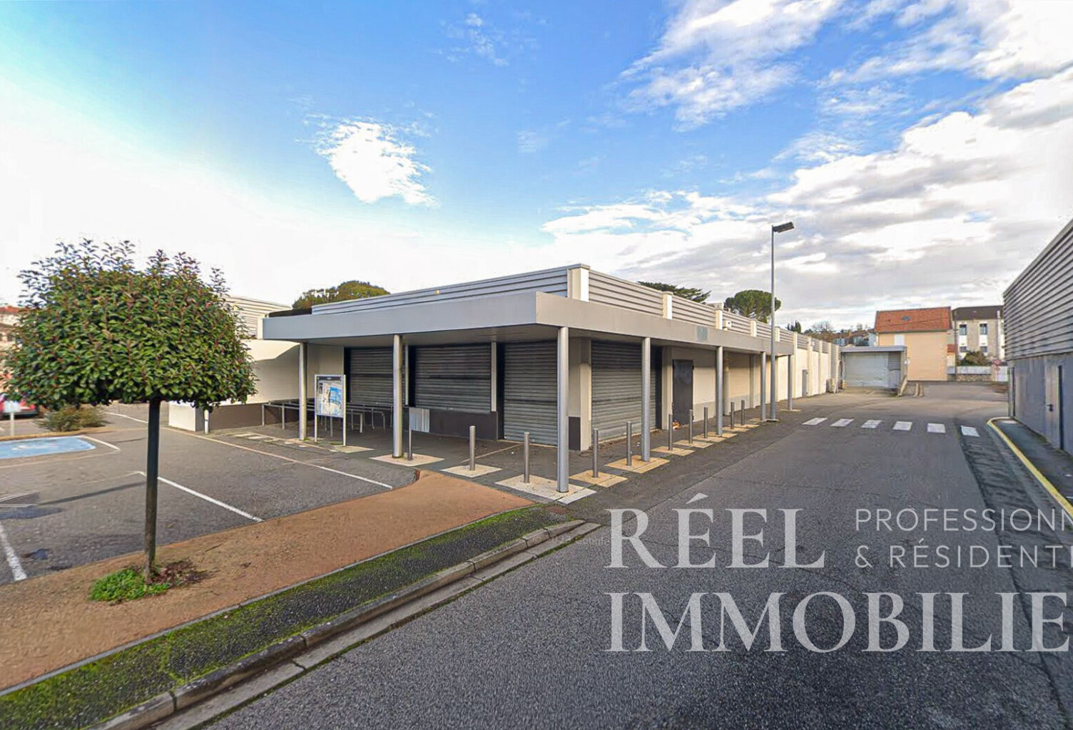 Local commercial Auch 205,95 m2 — photo 1