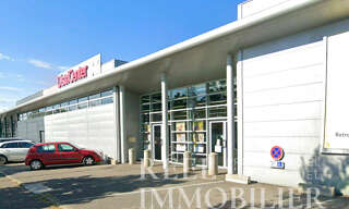 Commerce  832 m² à louer à Auch (32000)