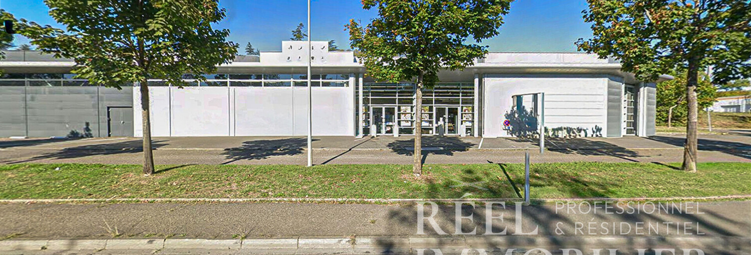 Commerce  832 m² à louer à Auch (32000)