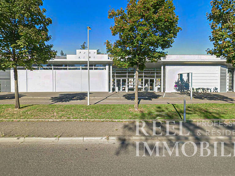 Local commercial Auch 832 m2 — photo 1