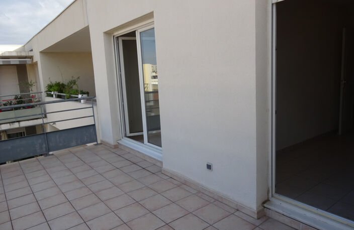 Quartier des 7 Collines, P2 loué de 42 m2 environ au dernier — photo 2