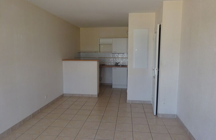 Quartier des 7 Collines, P2 loué de 42 m2 environ au dernier — photo 3