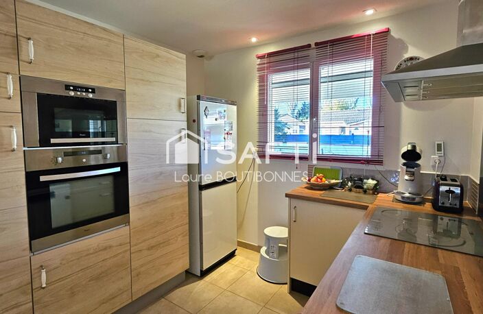 Maison de plain pied double garage et piscine — photo 4