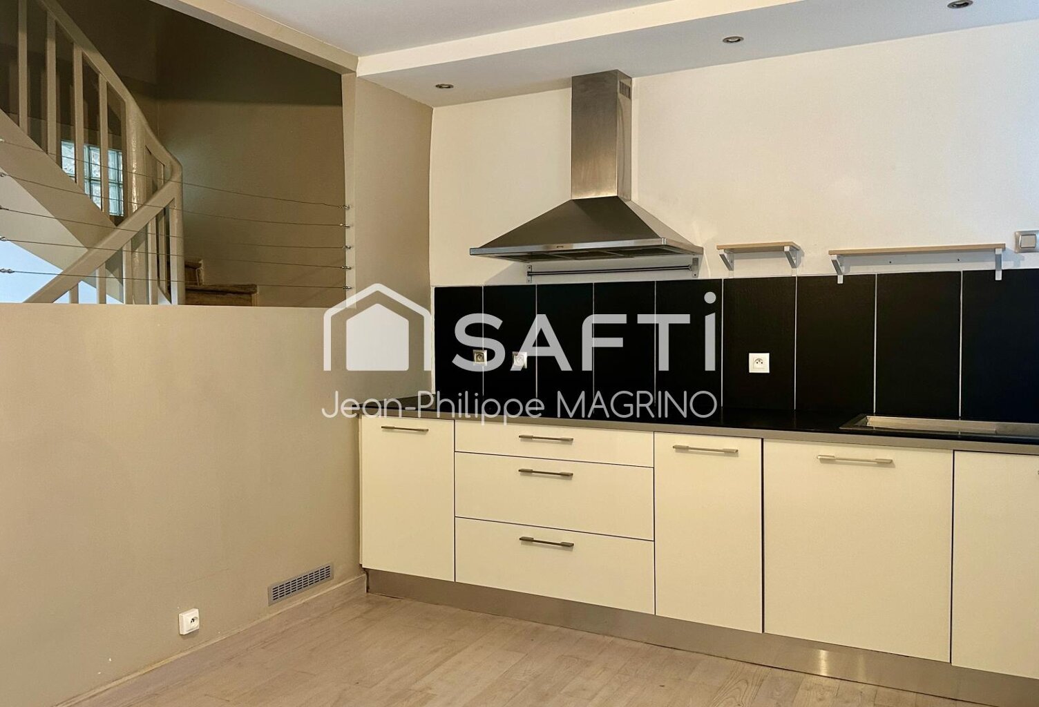 Maison en pierre rénovée 110 m²  3 chambres  Suite parentale  Terrasse  Parking — photo 1