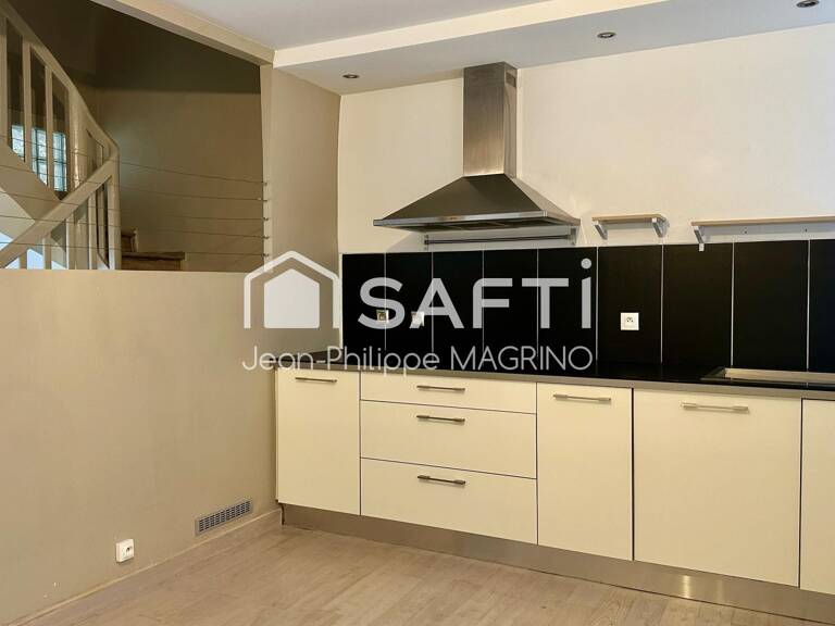 Maison en pierre rénovée 110 m²  3 chambres  Suite parentale  Terrasse  Parking — photo 1