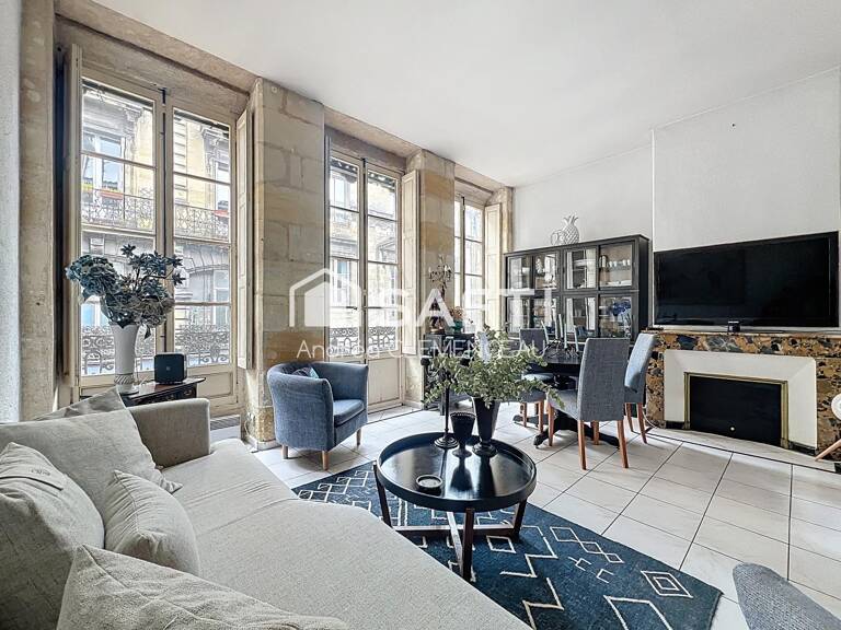 À VENDRE - Appartement T3 avec cours privative couverte — photo 1