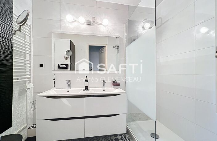 À VENDRE - Appartement T3 avec cours privative couverte — photo 5