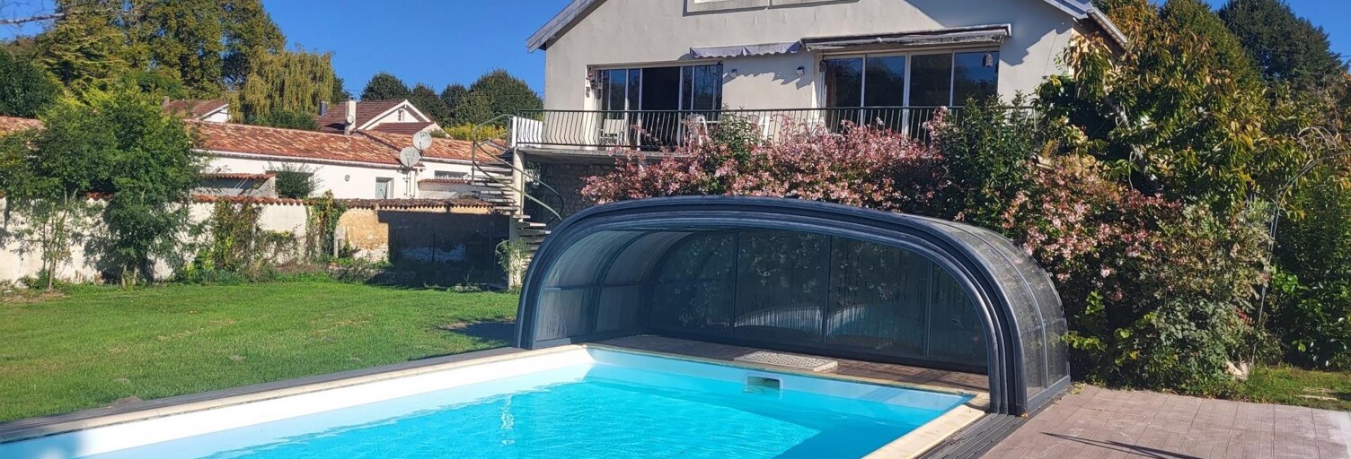 Maison 11 Pièces 362 m² à vendre à Saint-Jean-d'Angély (17400)