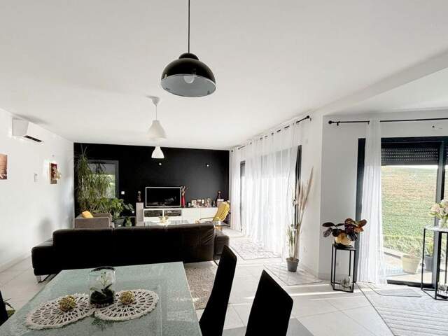 Superbe villa moderne au calme, sans vis-à-vis — photo du bien