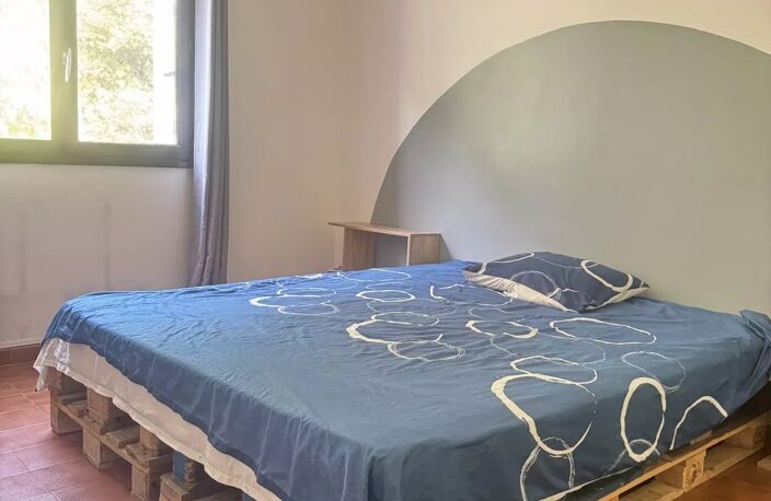 CHARMANT APPARTEMENT DE TYPE 3 AVEC CAVE ET PLACE DE STATIONNEMENT - SARTENE — photo 4