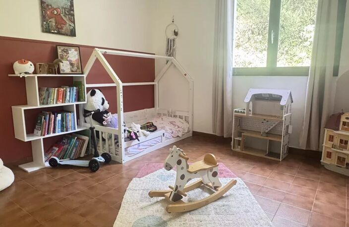 CHARMANT APPARTEMENT DE TYPE 3 AVEC CAVE ET PLACE DE STATIONNEMENT - SARTENE — photo 5