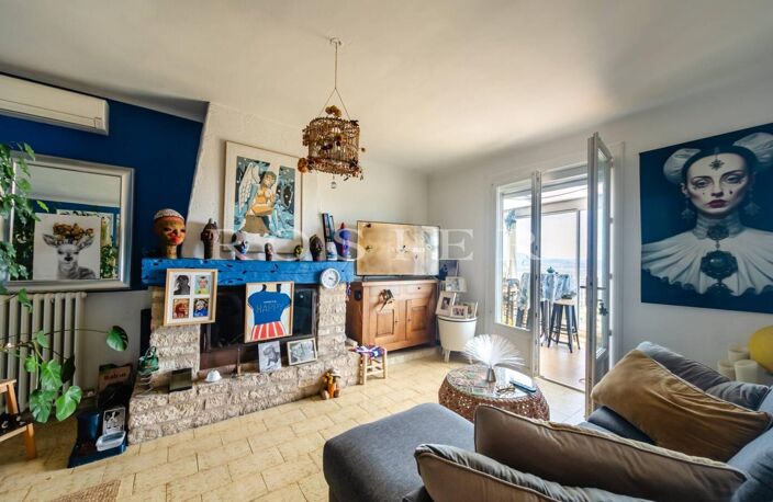 Gordes : rare maison de village en position dominante avec jardi — photo 2