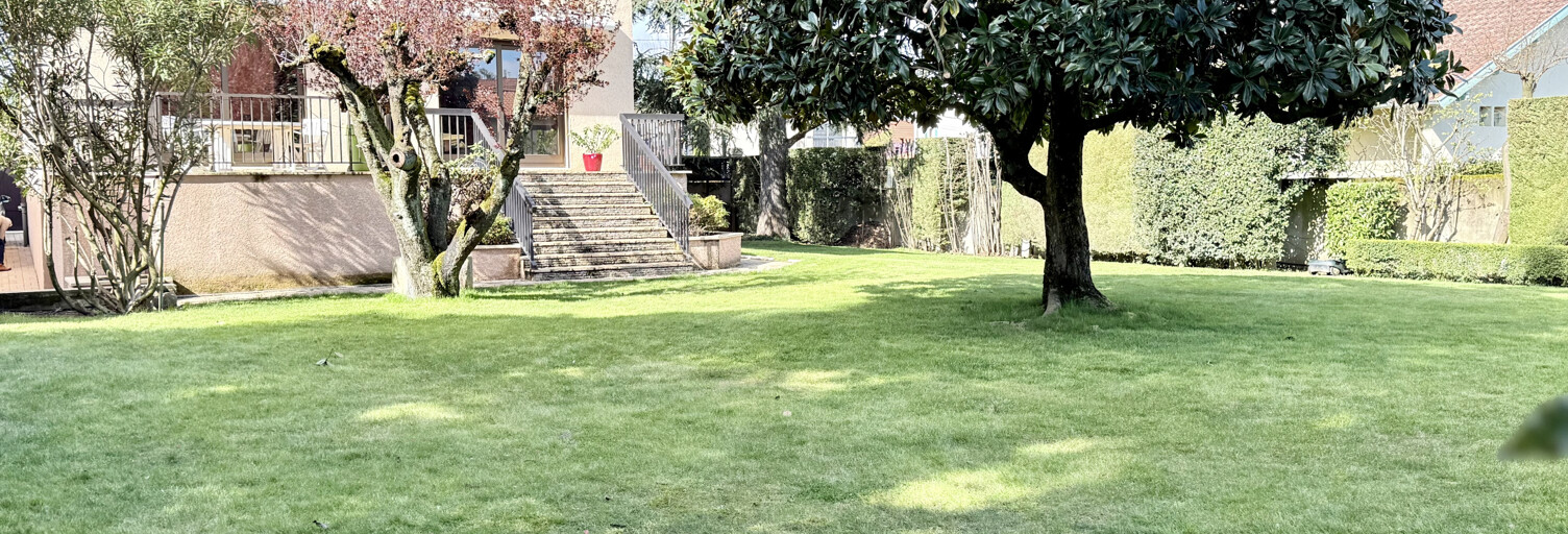 Maison 5 Pièces 178 m² à vendre à Bron (69500)