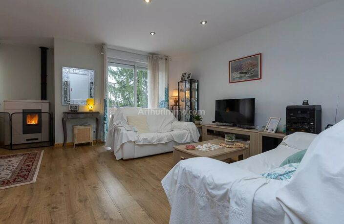 MAISON AVEC 2 ESPACES DE VIE POSSIBLE - ST VICTOR DE MORESTEL — photo 2