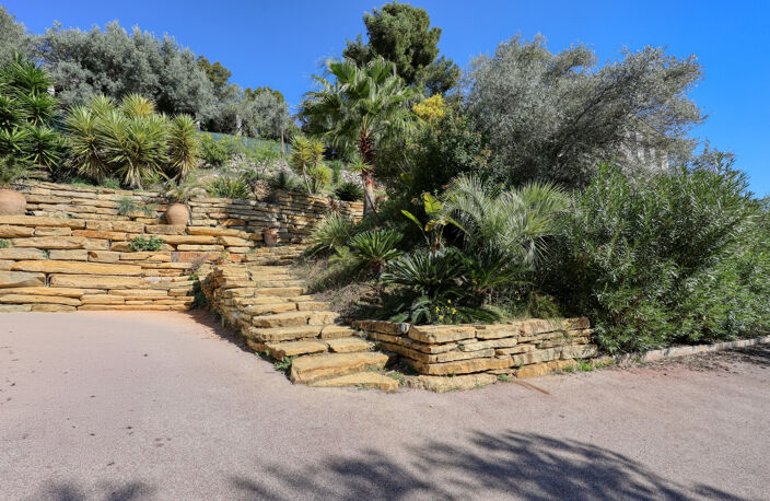 Magnifique Villa, piscine à débordement - La Valette du Var — photo 4