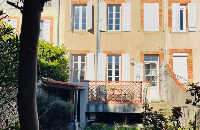 Villefranche centre, maison bourgeoise avec jardin et garage — photo 2
