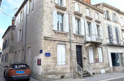 Maison bourgeoise du XVIIIème avec jardin et parking — photo du bien