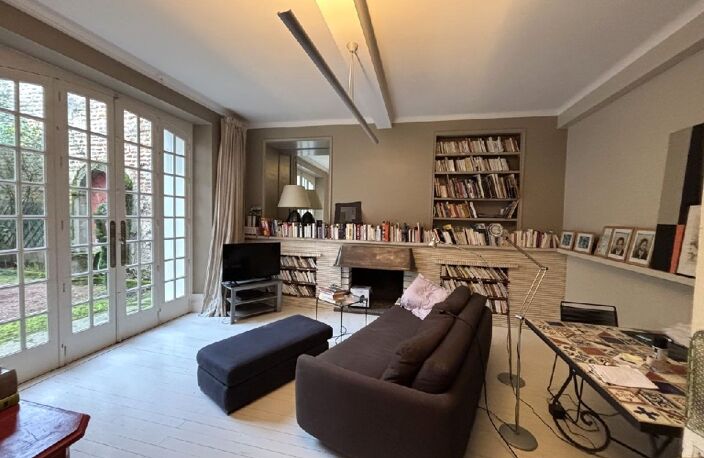 Maison bourgeoise du XVIIIème avec jardin et parking — photo 4