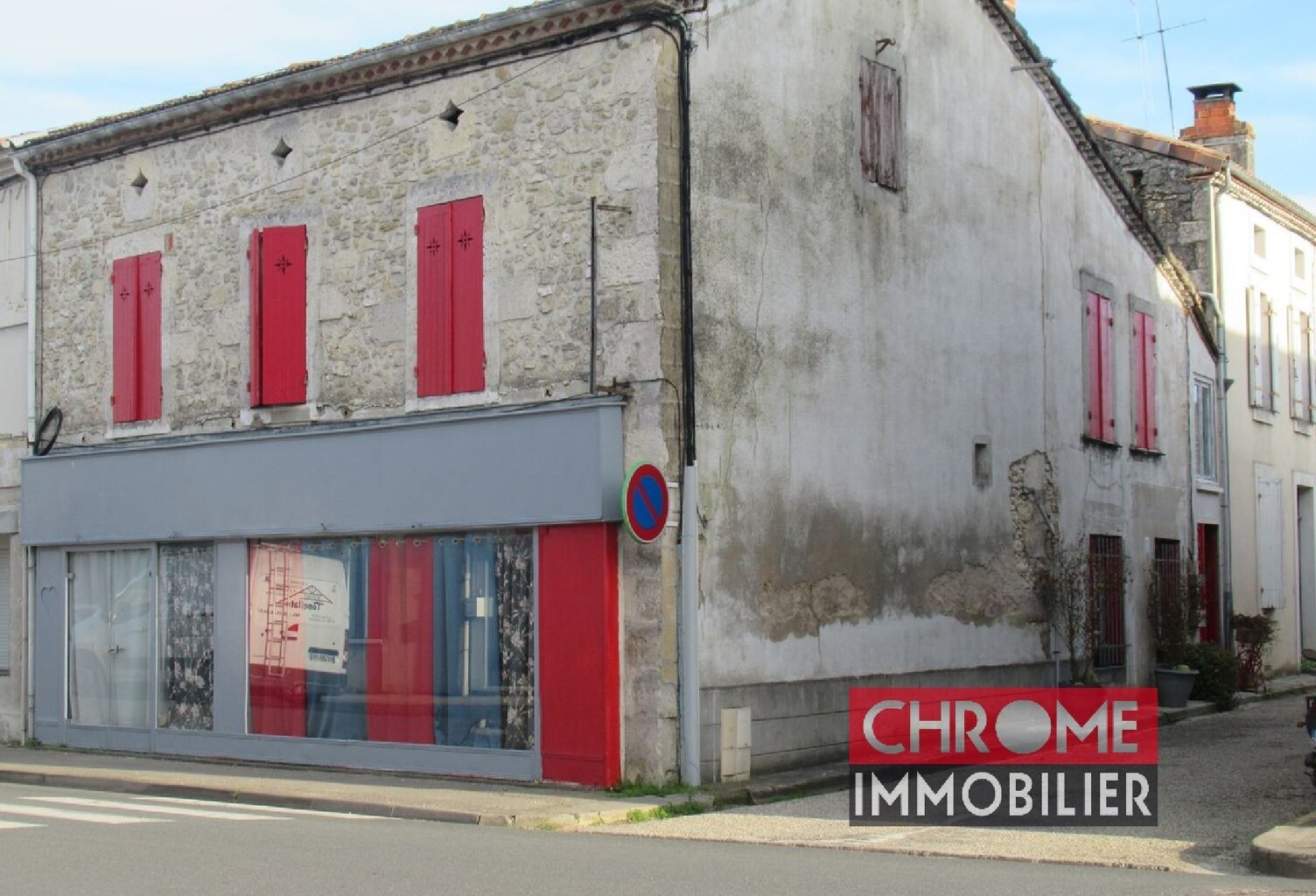 Immeuble 100 m&sup2; — photo 1