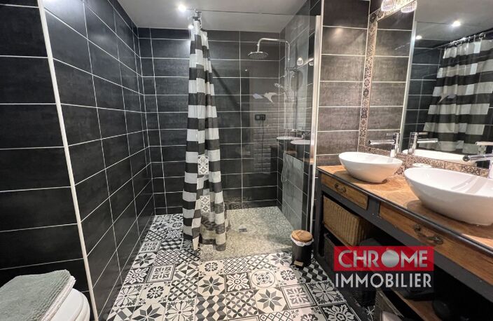 Immeuble 100 m&sup2; — photo 5