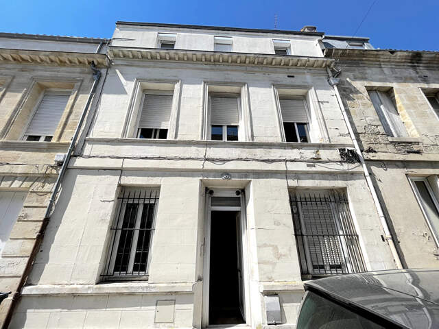 A VENDRE IMMEUBLE DE 4 APPARTEMENTS - BORDEAUX PLACE PAUL DOUMER — photo du bien
