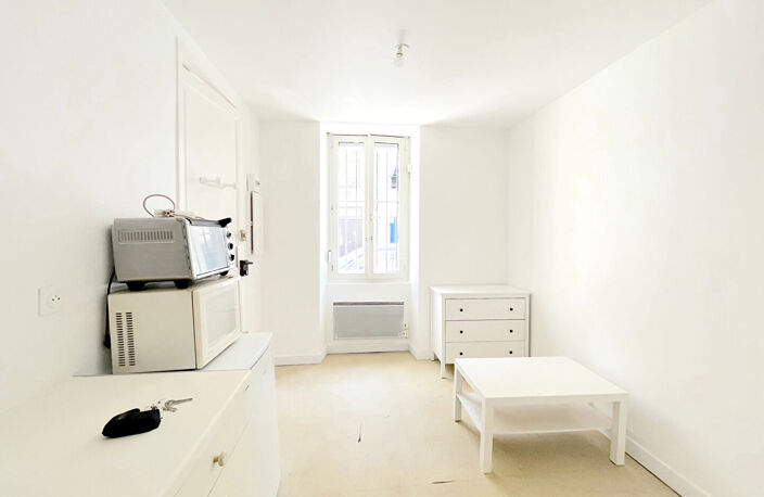 A VENDRE IMMEUBLE DE 4 APPARTEMENTS - BORDEAUX PLACE PAUL DOUMER — photo 4