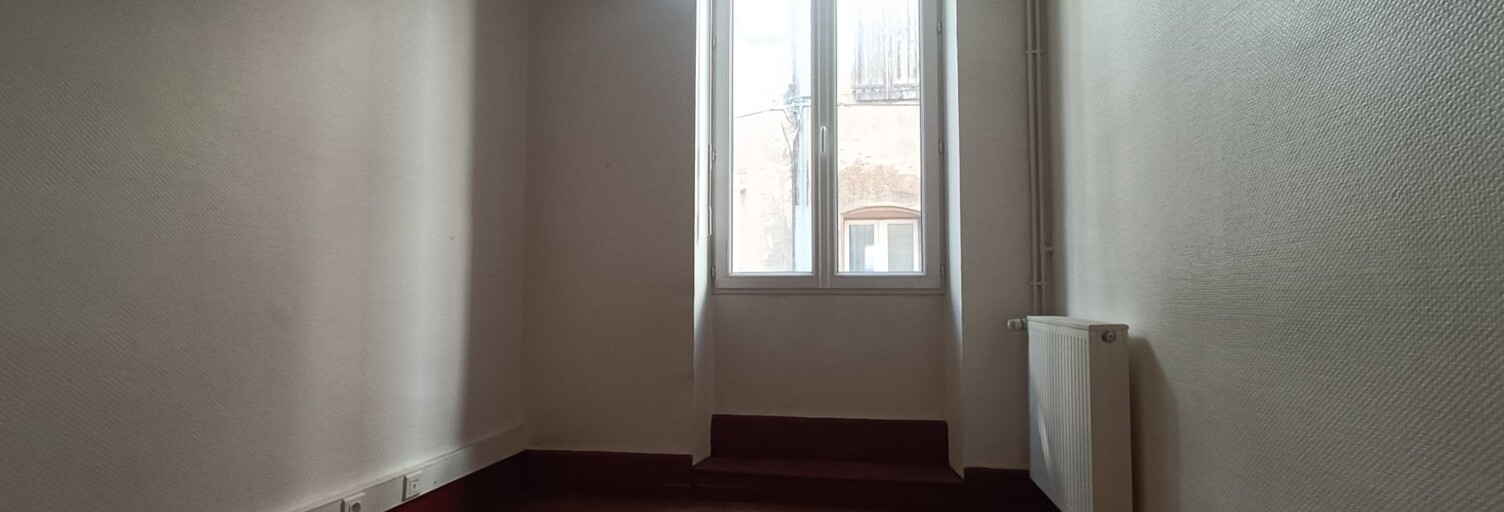 Immeuble  300 m² à vendre à Saint-Affrique (12400)