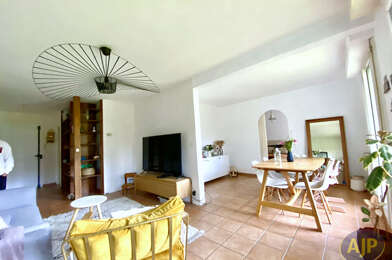 Appartement 5 pièces 241500 €