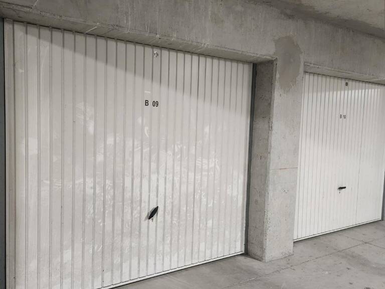 Garage — photo 1