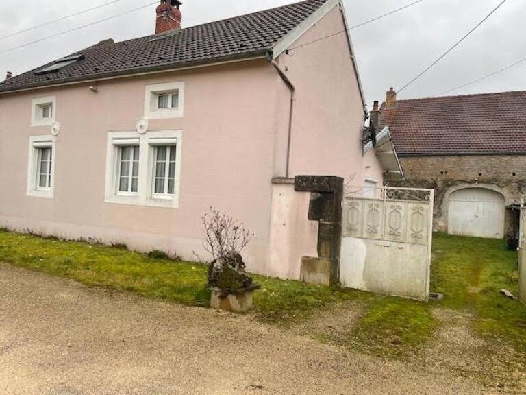 Maison ancienne avec une belle grange et un terrain de 1300 m2 à BUNCEY ! — photo 1