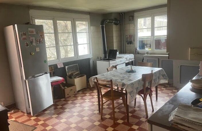 Maison ancienne avec une belle grange et un terrain de 1300 m2 à BUNCEY ! — photo 3