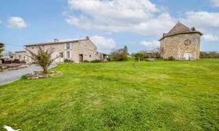 Maison 7 Pièces 241 m² à vendre à Luché-sur-Brioux (79170)