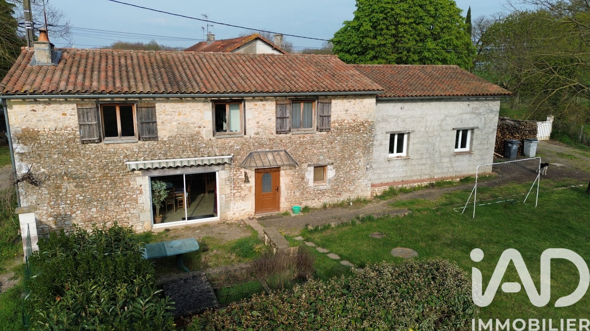 Gencay - 148m² - 6p. - 3ch.