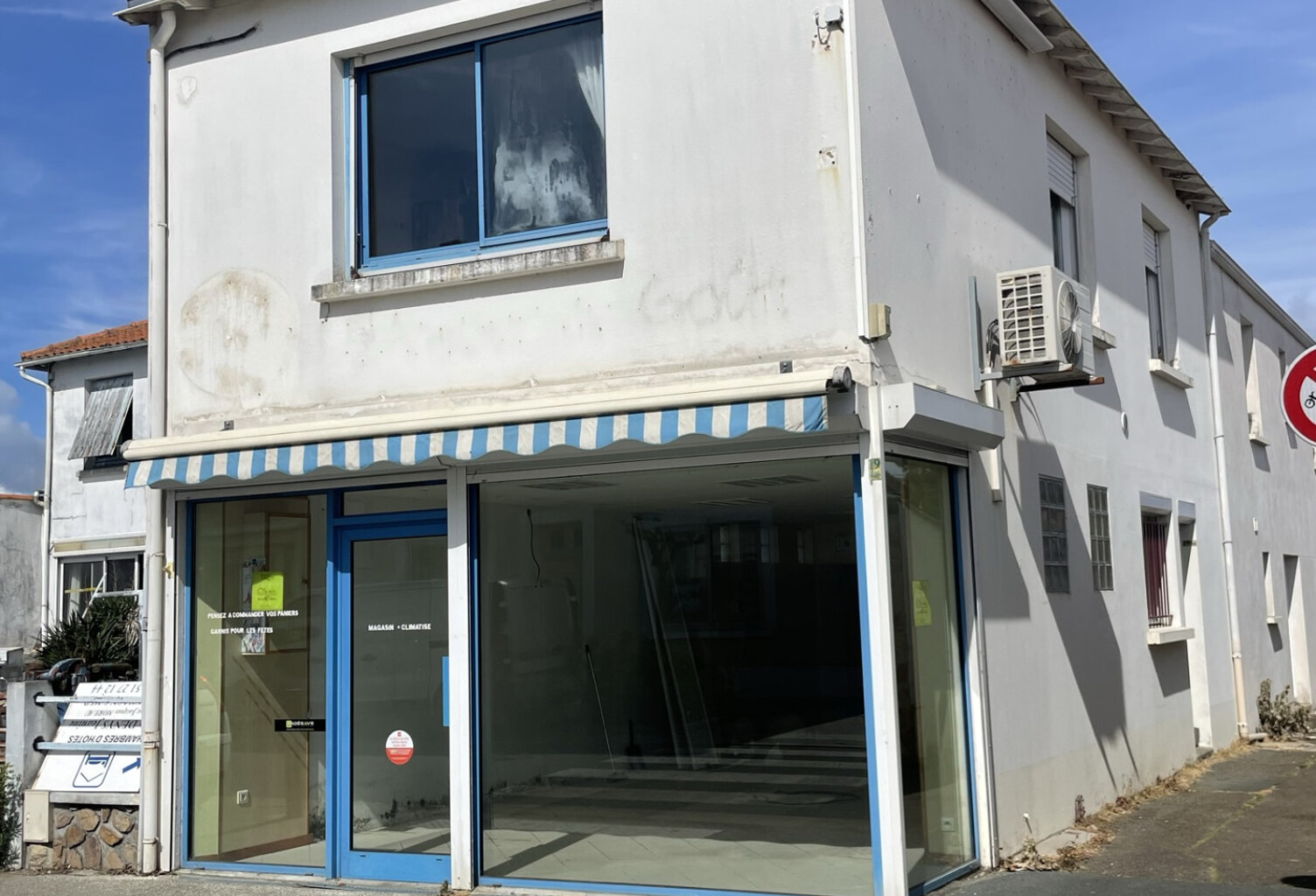 LOCAL COMMERCIAL AVEC APPARTEMENT — photo 1