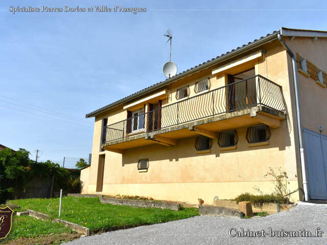Maison de village avec terrain — photo du bien
