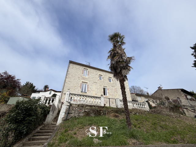 AGEN - SUR LES HAUTEURS - MAISON EN PIERRES AVEC TERRAIN — photo du bien