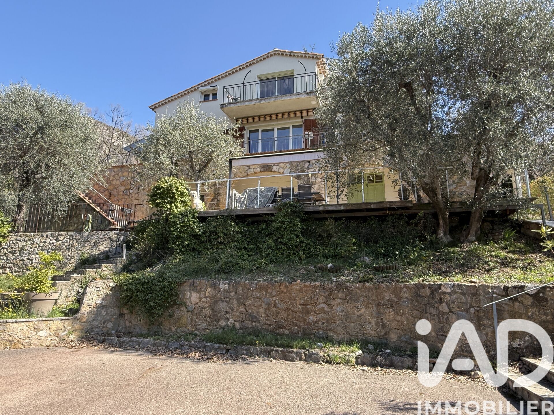 Tourrettes-Sur-Loup - 125m² - 4p. - 3ch.