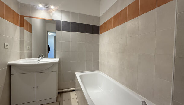 Appartement 3 pièces  à louer Aubenas 07200