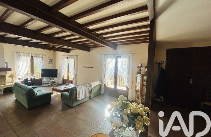 Vente Maison/villa 6 pièces — photo 2