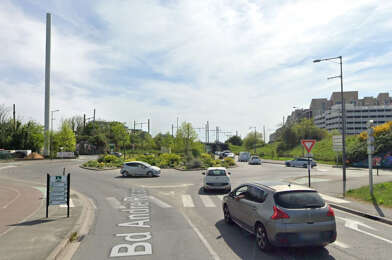 Garage  75000 €
