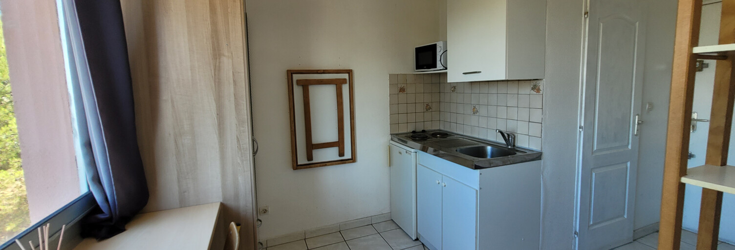 Appartement 1 Pièce 12 m² à louer à Nîmes (30900)
