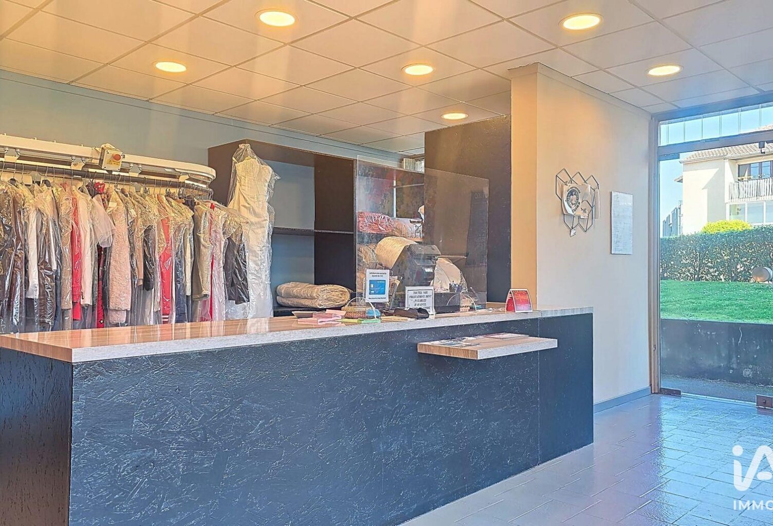 Vente Boutique/Local commercial 88 m&sup2; — photo 1