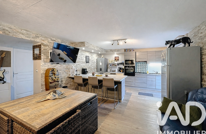 Vente Maison/villa 8 pièces — photo 2
